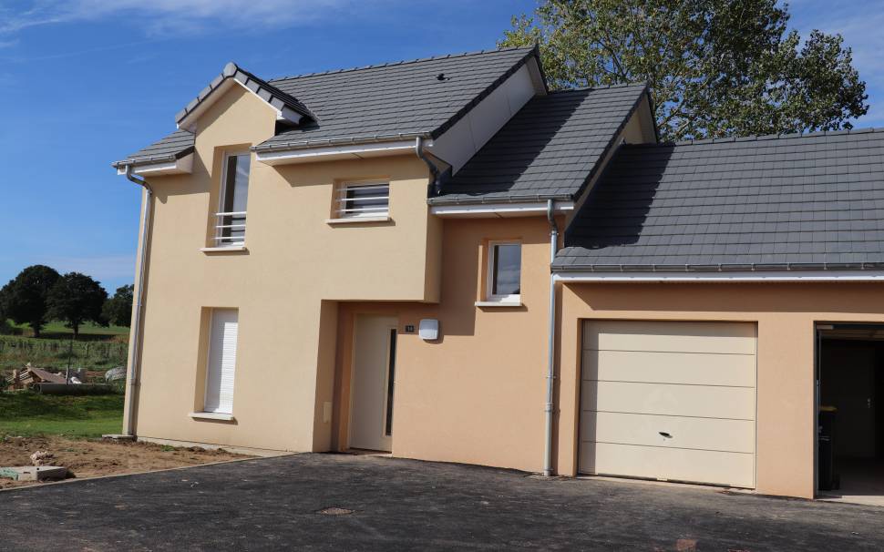 ST GEORGES DU VIEVRE inauguration de 19 pavillons