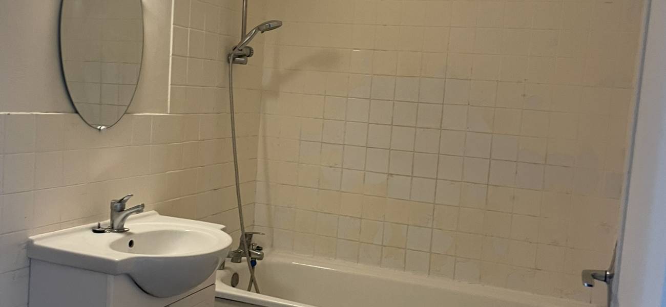 IVRY LA BATAILLE - T5 de 95 m²