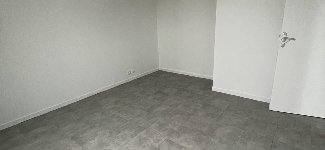 BRETEUIL SUR ITON - T5 de 103 m²
