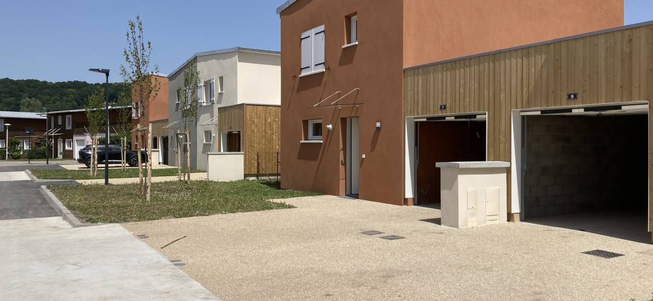 PONT AUDEMER - Parking extérieur