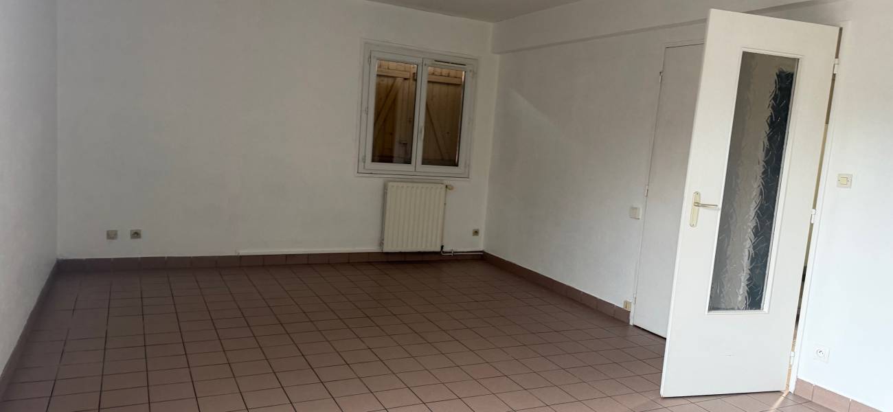 IVRY LA BATAILLE - T5 de 95 m²